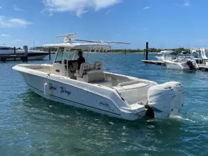 Thumbnail von Boston Whaler 330 Outrage