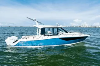 Thumbnail von Boston Whaler 365 Conquest