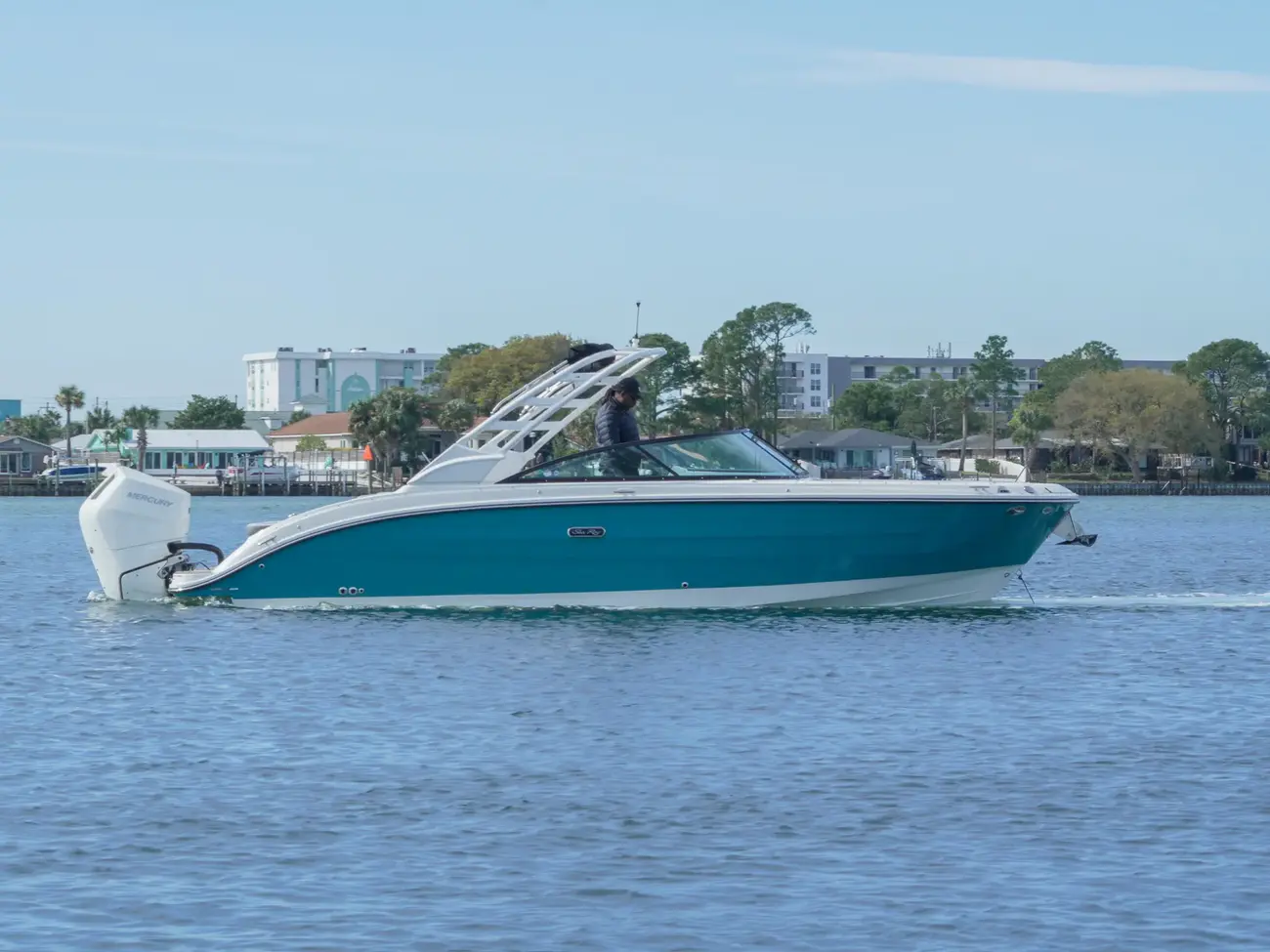 Sea Ray SDX 270 Outboard