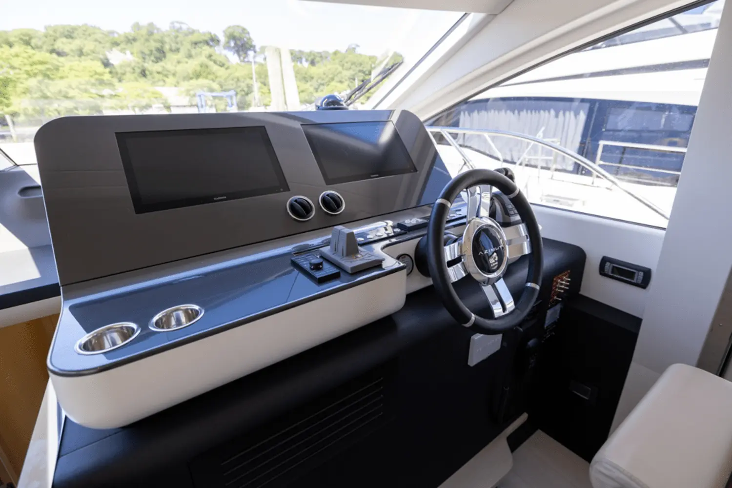 Thumbnail von Azimut 68