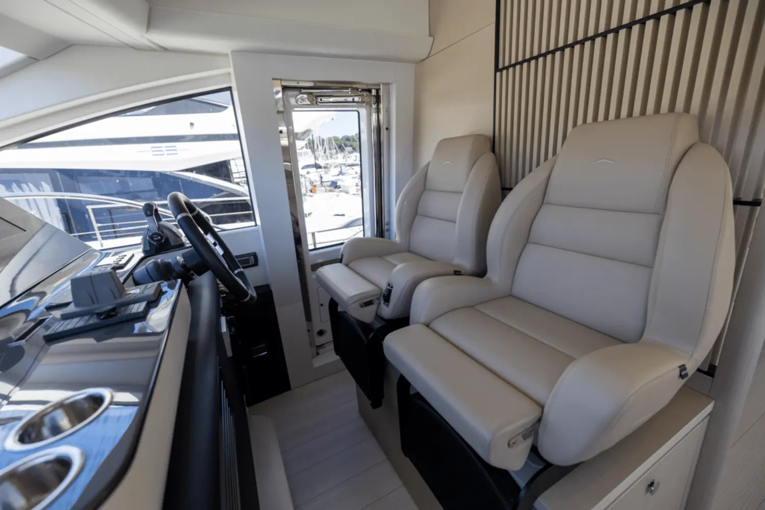 Thumbnail von Azimut 68