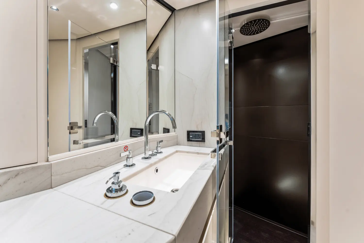 Thumbnail von Azimut Magellano 25M