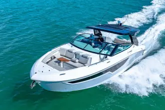 Thumbnail von Cruisers Yachts 38 GLS