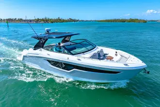 Thumbnail von Cruisers Yachts 38 GLS