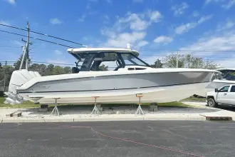 Thumbnail von Boston Whaler 350 Realm