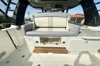 Thumbnail von Boston Whaler 350 Realm