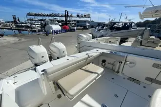 Thumbnail von Boston Whaler 330 Outrage