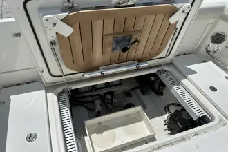 Thumbnail von Boston Whaler 330 Outrage