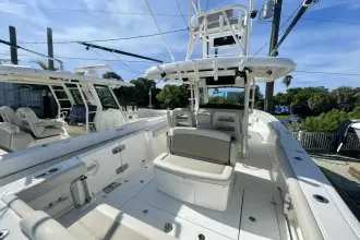 Thumbnail von Boston Whaler 330 Outrage