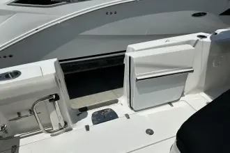 Thumbnail von Boston Whaler 330 Outrage