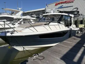 Thumbnail von Boston Whaler 365 Conquest