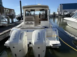 Thumbnail von Boston Whaler 365 Conquest