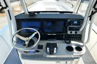 Thumbnail von Boston Whaler 270 Dauntless