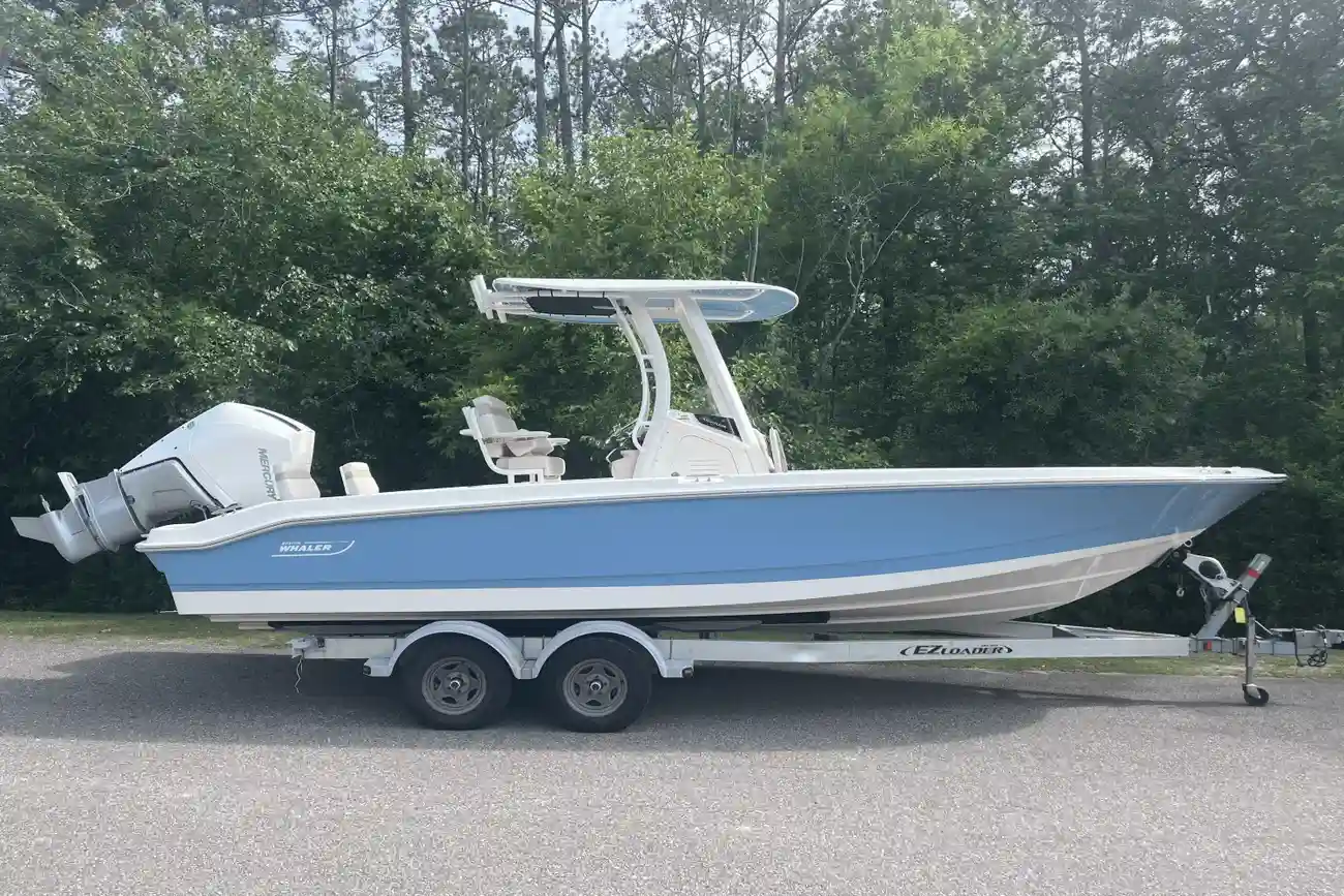 Boston Whaler 250 Dauntless