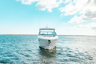 Thumbnail von Cruisers Yachts 34 GLS OB