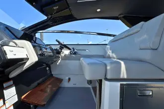 Thumbnail von Cruisers Yachts 42 GLS OB