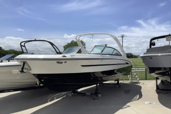 Sea Ray SDX 270 Surf