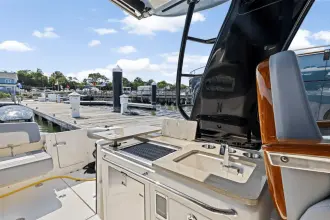 Thumbnail von Boston Whaler 380 Realm