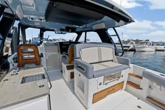 Thumbnail von Boston Whaler 380 Realm
