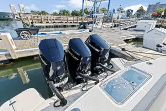 Thumbnail von Boston Whaler 360 Outrage
