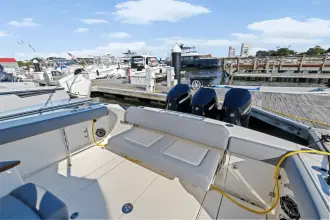Thumbnail von Boston Whaler 360 Outrage