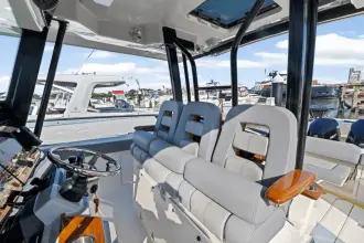 Thumbnail von Boston Whaler 360 Outrage