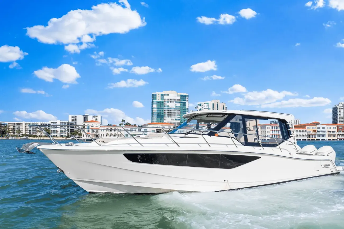 Thumbnail von Boston Whaler 405 Conquest