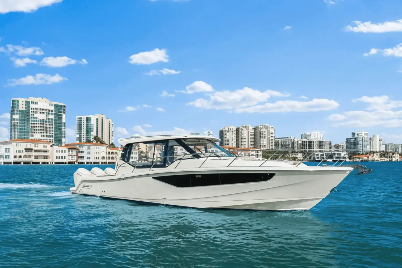 Thumbnail von Boston Whaler 405 Conquest