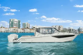 Thumbnail von Boston Whaler 405 Conquest