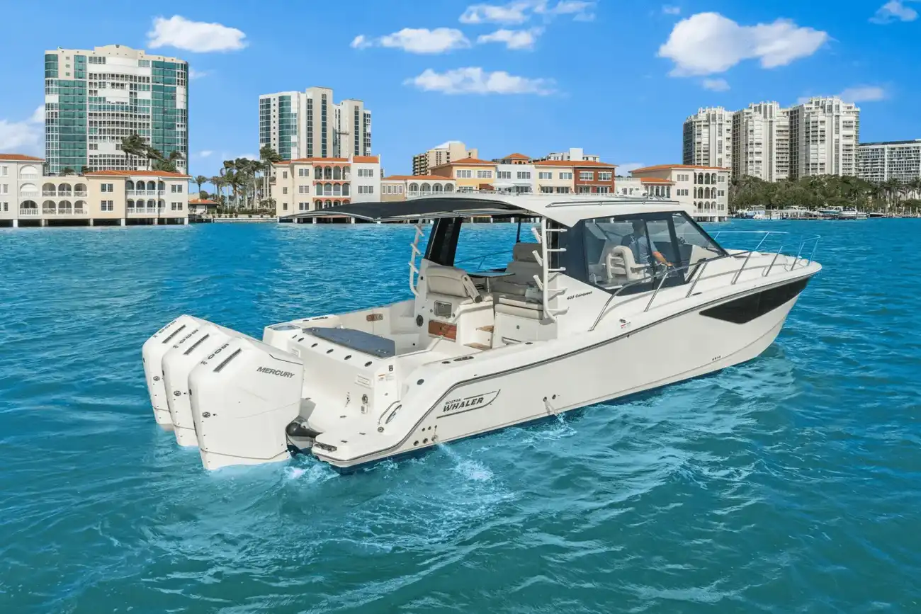 Thumbnail von Boston Whaler 405 Conquest