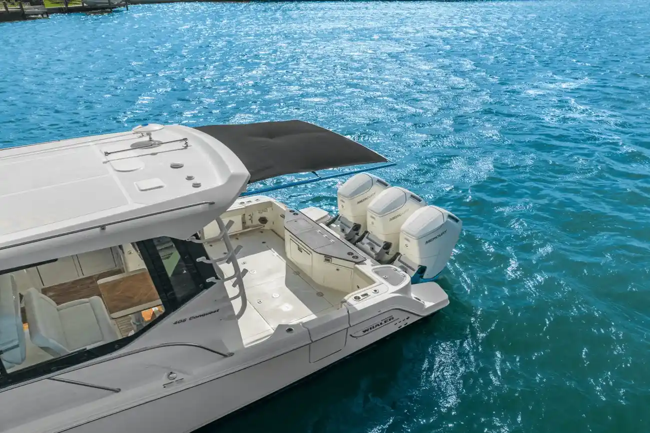 Thumbnail von Boston Whaler 405 Conquest