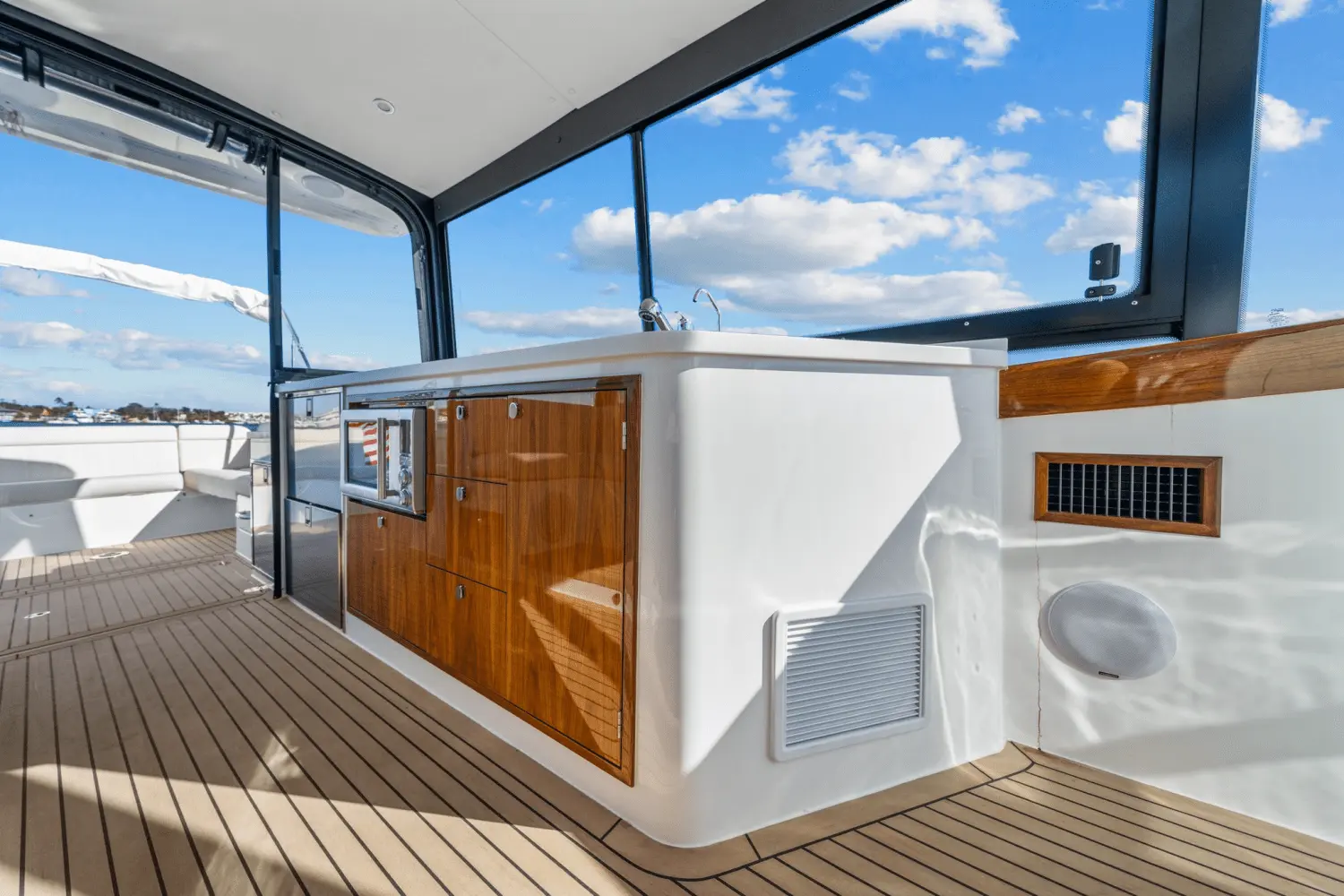 Thumbnail von MJM Yachts 4