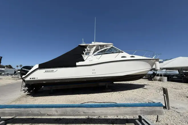Boston Whaler 345 Conquest