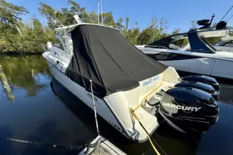 Thumbnail von Boston Whaler 345 Conquest
