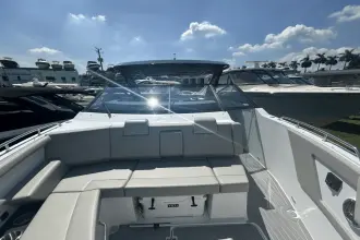 Thumbnail von Cruisers Yachts 34 GLS OB