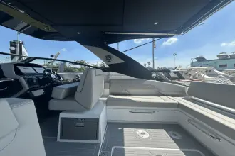 Thumbnail von Cruisers Yachts 34 GLS OB