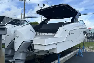 Thumbnail von Cruisers Yachts 34 GLS OB