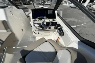 Thumbnail von Boston Whaler 210 Vantage