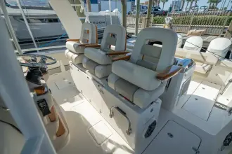 Thumbnail von Boston Whaler 420 Outrage