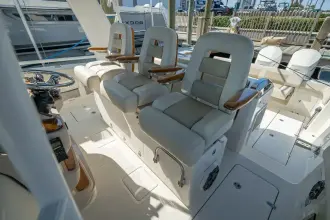 Thumbnail von Boston Whaler 420 Outrage