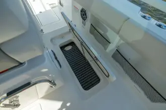 Thumbnail von Boston Whaler 420 Outrage