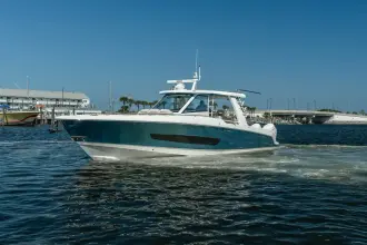 Thumbnail von Boston Whaler 420 Outrage