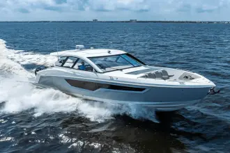 Thumbnail von Cruisers Yachts 50 GLS OB