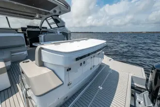 Thumbnail von Cruisers Yachts 50 GLS OB