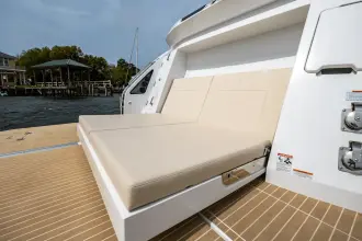Thumbnail von Cruisers Yachts 57 FLY