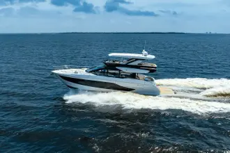 Thumbnail von Cruisers Yachts 57 FLY