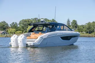 Thumbnail von Cruisers Yachts 42 GLS OB