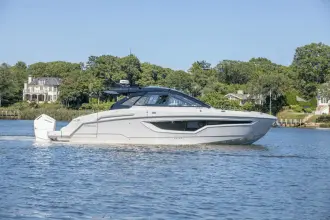 Thumbnail von Cruisers Yachts 42 GLS OB