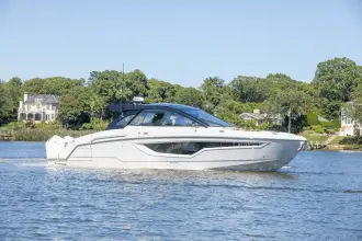 Thumbnail von Cruisers Yachts 42 GLS OB