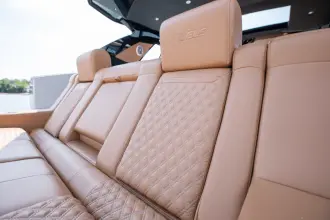 Thumbnail von Cruisers Yachts 42 GLS OB